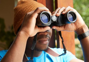 What Is Field of View in Binoculars? A Complete Guide to Choosing the Right FOV